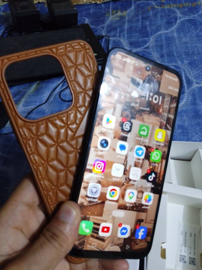 HONOR X6C
جهاز مستخدم جديد كامل ملحاقتة 🔥
ذاكرة 265 ✅
مقاوم الماء والغبار 😍
شاشة ضد الكسر 
سعة البطارية 5300 مل 

ملحقاتة ✳
شاحنة 
كفر 
ايربود              السعر 150 الف وبي مجلل مكاني بغداد


**إذا كنت صاحب هذا الإعلان وتريد حذفه لأي سبب، رجاءا أرسل رسالة إلى الدعم الفني**