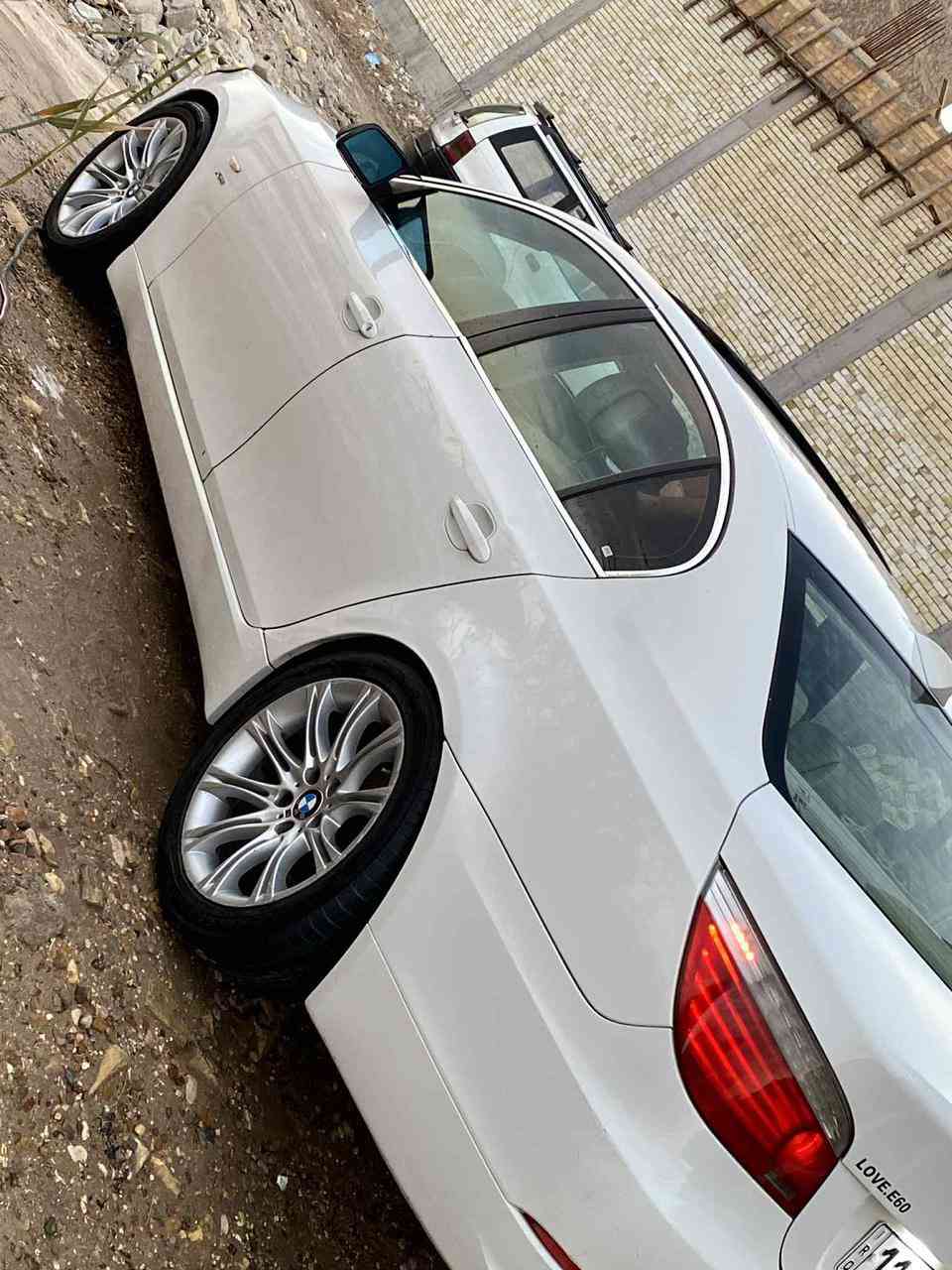 E60 528 2009 xdrive 
رقم بغداد دولي باسمي وارد امريكي فول مواصفات واحد عل واحد بيهه اربع قطع تبديل بدون دواخل اثر دحجات بصمه تشغيل كشنات كهرباء اناره ترحيب اناره مخفيه بالبطاين  فتحةسقف  ويل ام 18 السعر119  ***********
