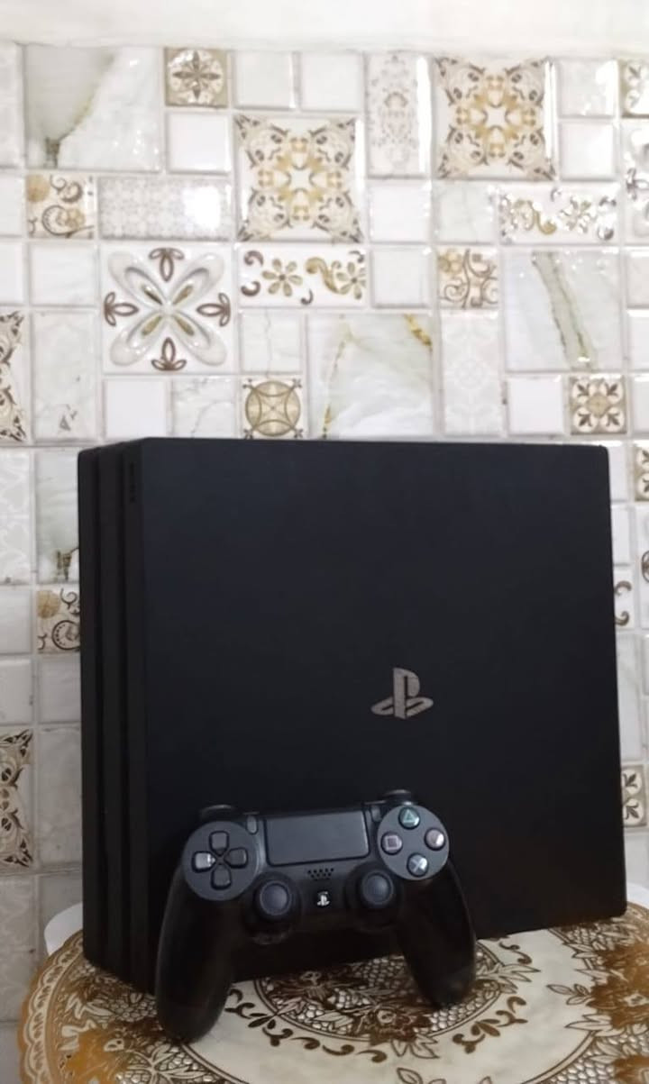 بلي 4 برو م هكر نظام 9 ذاكره 500 مفتوح للتنظيف فقط سعر 280  مكاني بغداد ..متواجد واتساب ***********
