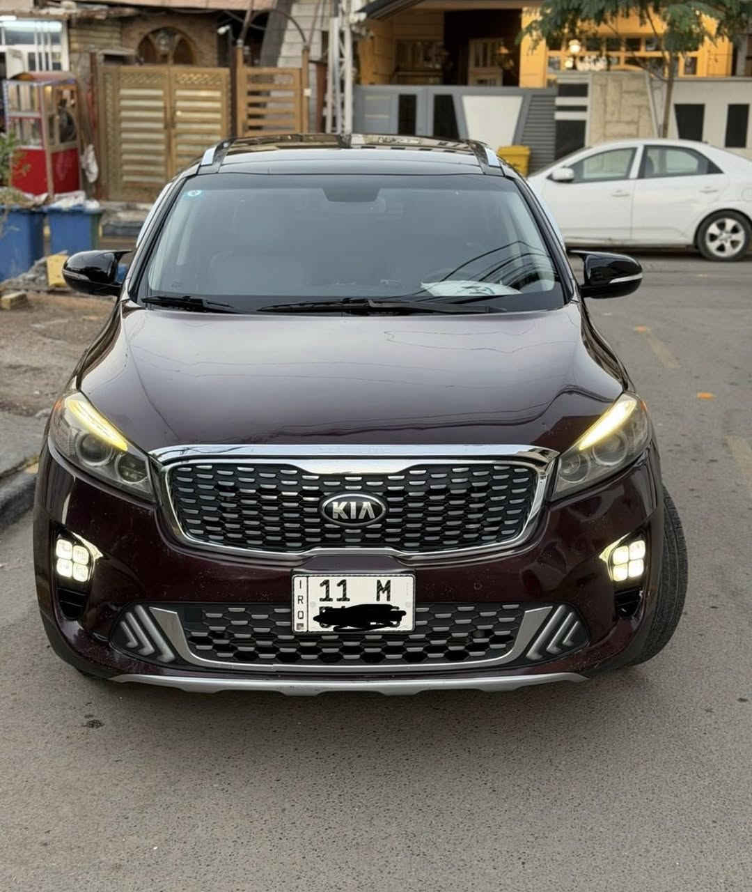 السلام عليكم للبيع او مراوًس
سورنتو ٢٠١٦ رقم بغداد دولي وارد امريكي بيه جاملغ وباب فول مواصفات سياره نضيفه وعليها ادامه كامله المواصفات:
بصمه 
بنوراما 
شاشه جبيره
سته سلندر 
سبعه راكب 
ثلاث قطع تبريد
ترحيب بل يدات
تدفئه بل كشنات
كشنات جلد
ويل كب كروم
اربعه جام اوتو
كشن السائق والصدر كهربائ
دفع رباعي AWD
اشاير بل مري 
مري شفط 
رادرات
بردات خلفيه
لايتات زنون 
حساسات
نظام ايكو وسبورت ونورمل
صندوق ذكي ينفتح عند الاقتراب 
السعر ١٧٠ للاستفسار (***********)
