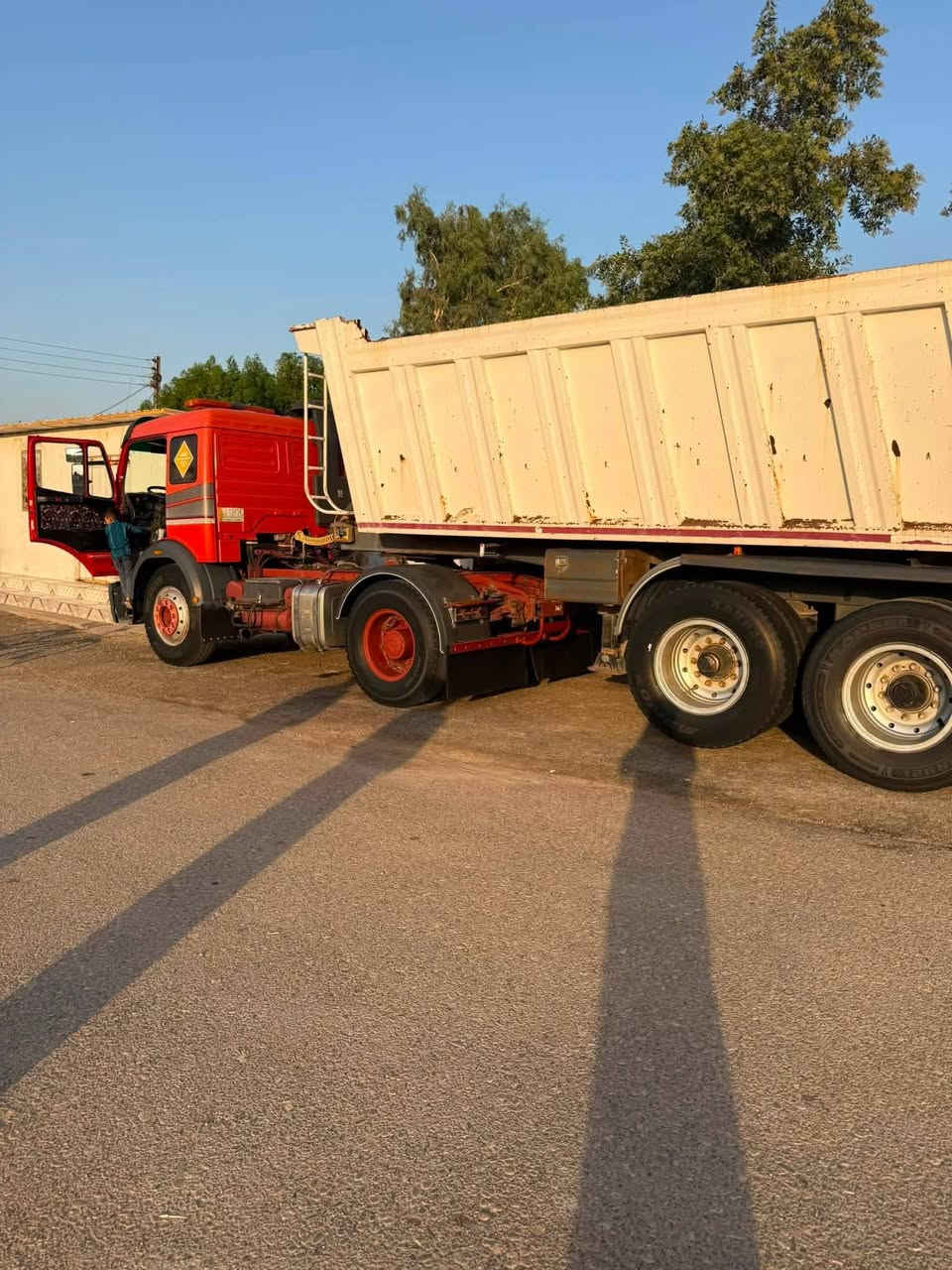 سلام عليكم البي كرواتي للبيع موديل91 كير كهربائي 155 محرك 35 تيربو وعربانه دار قصاب موديل 14 مكفوله كفاله عامه تخم تاير جاهزه للشغل *********** اتصال ومتواجد وتساب

