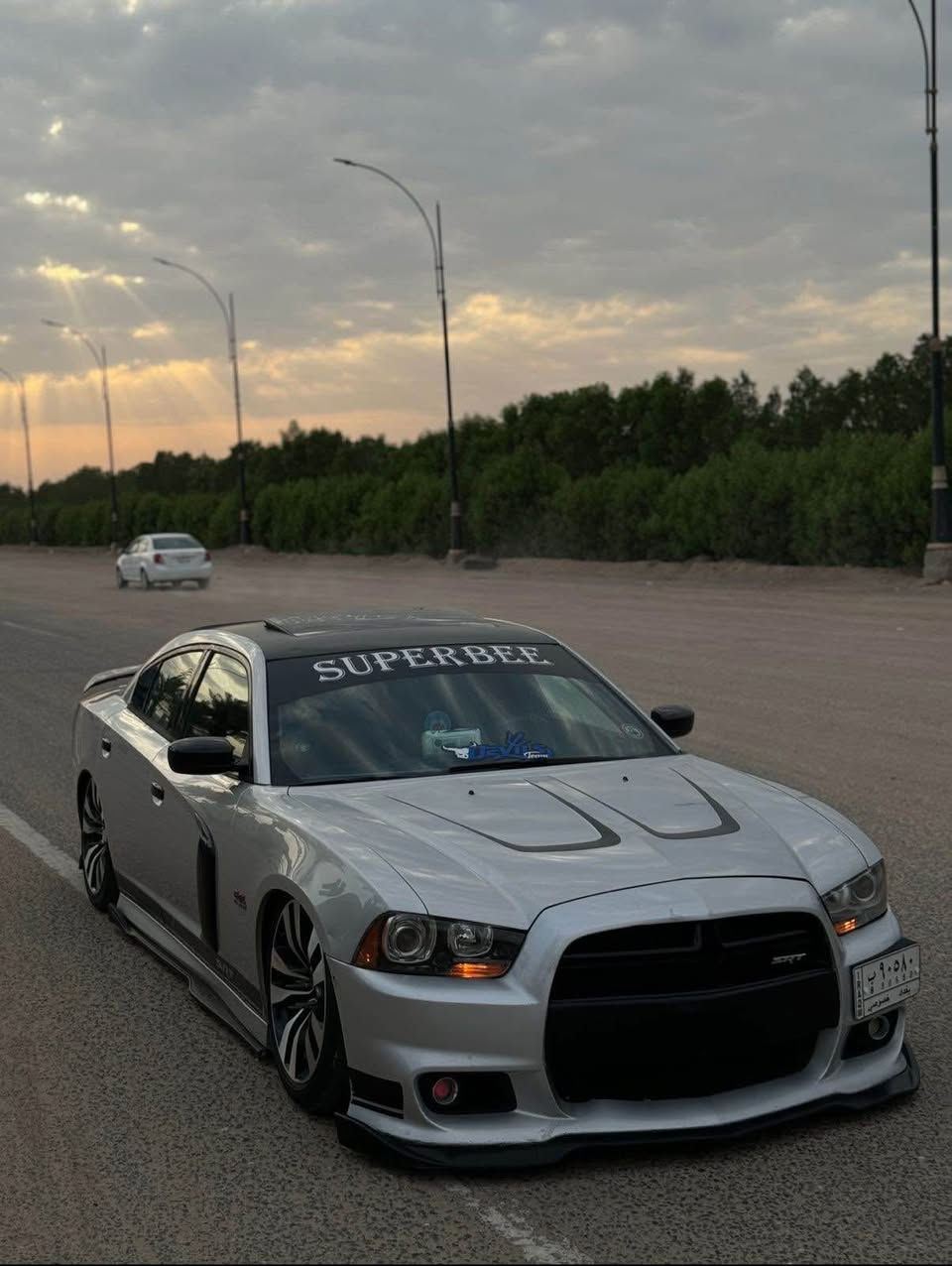 جارجر R/T خليجي وكاله العرصات
فول مواصفات السياره 
مديل 2012 رقم بغداد مشروع وطني(شرط التحويل ) 
الصبغ الي بالسياره خشم الجاملغ(قطعه وحده) والسياره كلها ليبل واحد يعني بدون تبديل ولا قطعه 
وبيها تفاصيل بسيطه بعد
وسياره عليها اهواي سوالف وصرف
١ جوبلس كات باك 1500$
٢ كزوز SRT كامل 600$
٣ شوته K/N  300$
٤ كاج كان 100$
٥ تفريغ + برمجه 200$
٦  دواخل كاربون فايبر + ستيرن كاربون فايبر 500$
٧ عيون شيطان متغير 200
٨ منظومه نار بالكزوز 300$
٩ اناره داخليه دشبول بيبان + دشبول كنتارا 300$
٩ واهم شي عليها مكينه جديده مال مديل 19 قويه ومكفوله مكلفتني اكثر من ٢٠ ورقه
١٠ حداده اماميه + خلفيه كامله على اخر حبايه + تخم تايرات جديد كلهن توني مبدلهن يعني أدامه كامله 
١١ ولف حماوه ريسنك+ بلكات ريسنك ٣٠٠$
وباقي سوالف بسيطه من لحايه وغيرها واضحه بالصور
والسياره كامله مكمله مايحتاج تصرف عليها ربع دينار حتى جوبلسات توني مبدلهن جدد + بعدهن داخل الضمان . 
دهن كله اصلي وقبل كم يوم بدلته والبانزين ما شامه غير المحسن والسوبر
والسياره قبل اسبوع طلعتها من المركز بوليش وحمام
سعر ١٧٣ وبي مجال
تفاصيل على رقم فقط
*********** البصرة, العراق
