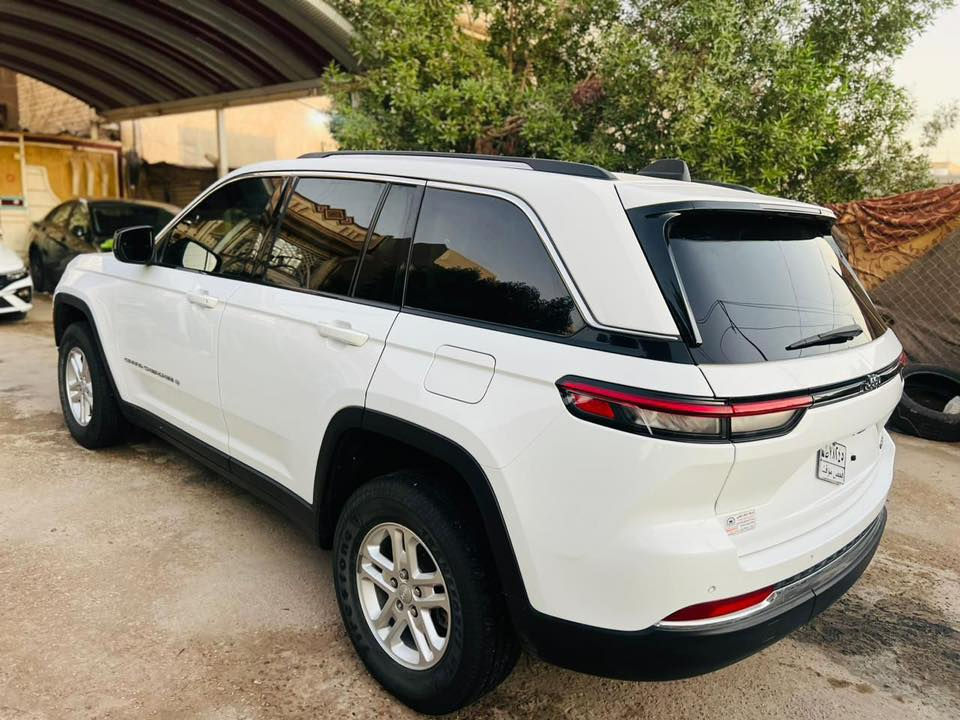 جيب لاريدو 23 دخول جديد بدون لوحات
ماشية 60 ميل مواصفات معروفة
275$ بيها مجال قليل 
جديدة بمعنى الكلمة
***********
