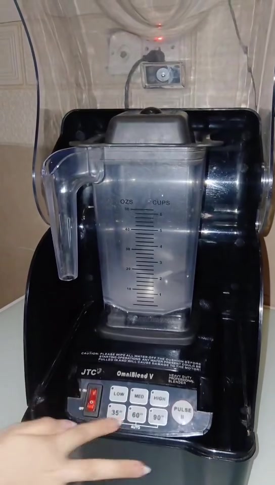للبيع خلاط JTC OmniBlend، مستعمل ونظيف وشغّال على الشرط. مع كاتم صوت، محركه قوي ويطحن الثلج والفواكه بكل سهولة. مناسب للعصيرات والسموثي والاستخدام اليومي. البيع لعدم الحاجة. اللي له خاطر يراسلني.


**إذا كنت صاحب هذا الإعلان وتريد حذفه لأي سبب، رجاءا أرسل رسالة إلى الدعم الفني**