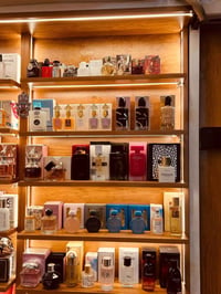 اذا محتاجين عطر حلو وثابت😍🫰 ماعليكم الا تنورونا  تعالوا اليوم وعيشوا ا...