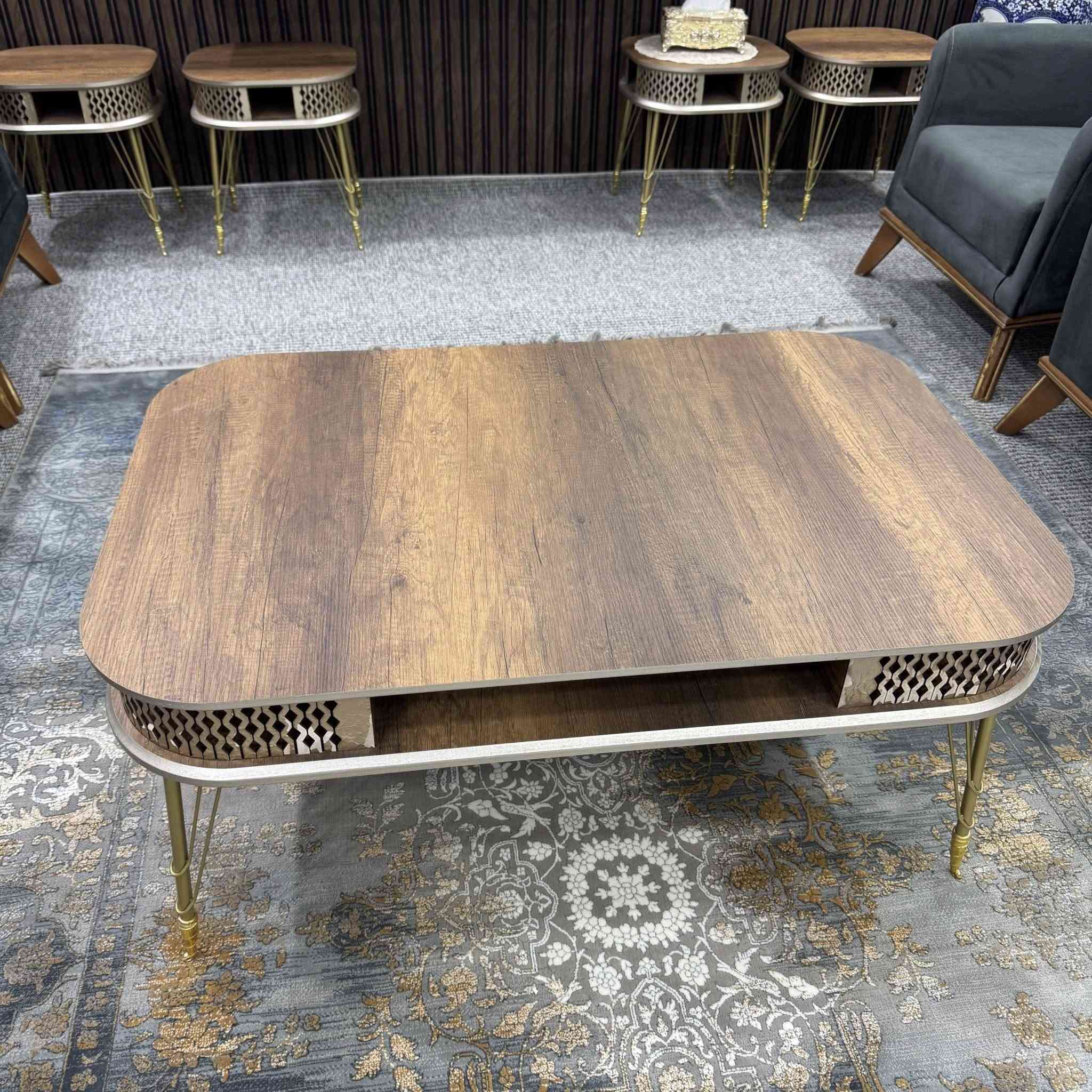 للبيع ميز مع 4 طبلات السعر 175الف
***********
