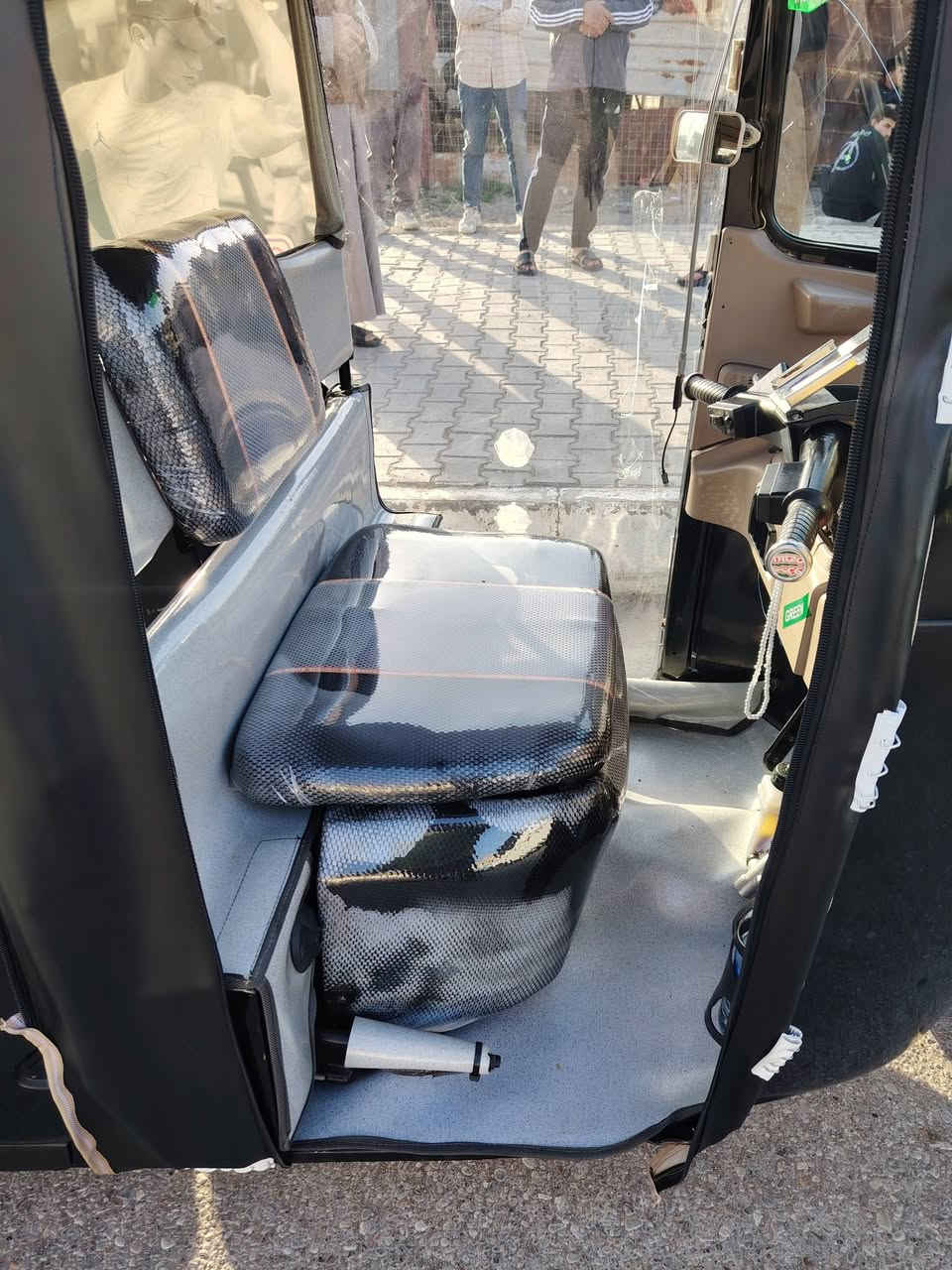 سلام عليكم دراجة للبيع ٢٢ كفالة عامة رقم كربلاء بأسمي رقم انكليزي بيهة بارد اصبعين تكتك مناقصهة اي شي مرتبة كلهة سعر ٩٧٥٠ وبيه مجال ***********
