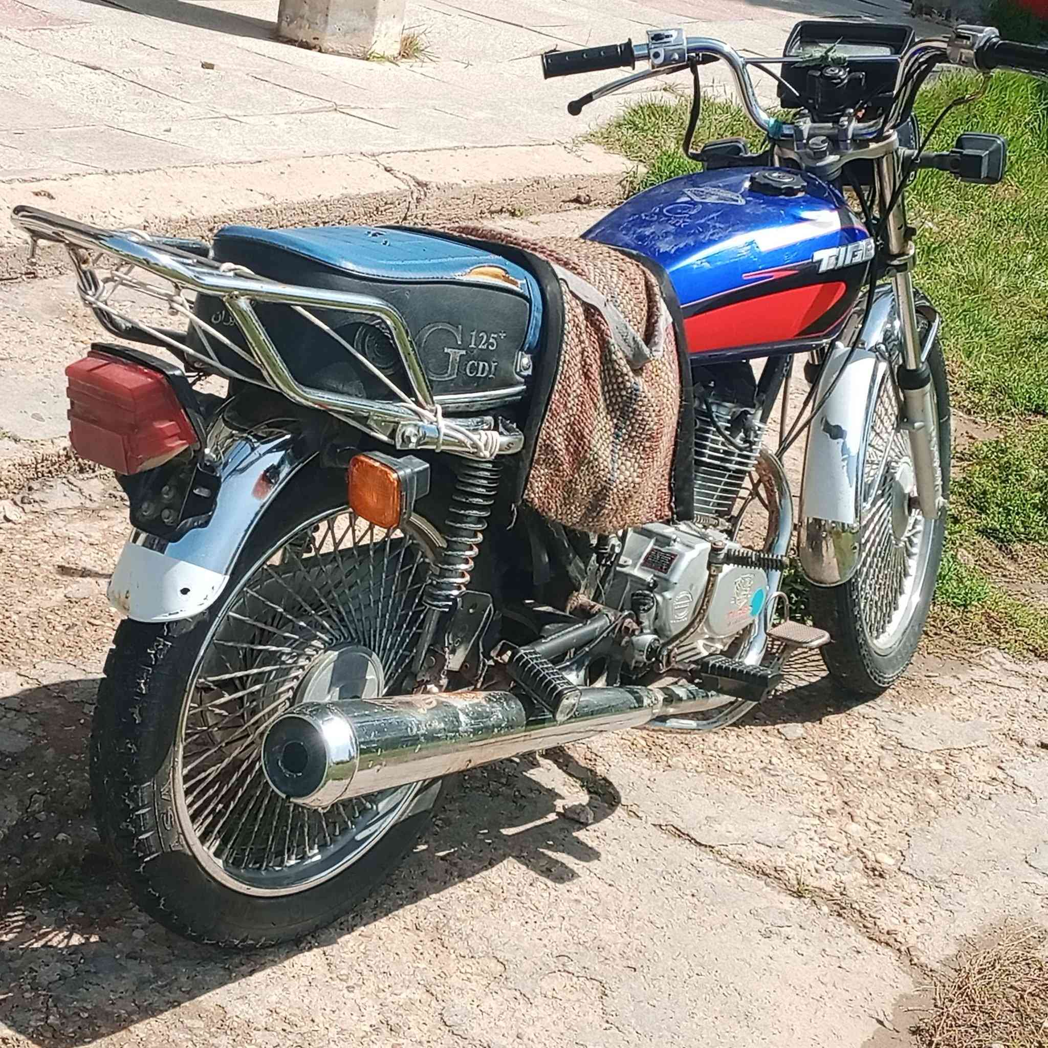 السلام عليكم ورحمه الله وبركاته دراجة تايكر للبيع موديل 2021 اوراق السعر 450 وبيه مجال المكان حله


**إذا كنت صاحب هذا الإعلان وتريد حذفه لأي سبب، رجاءا أرسل رسالة إلى الدعم الفني**