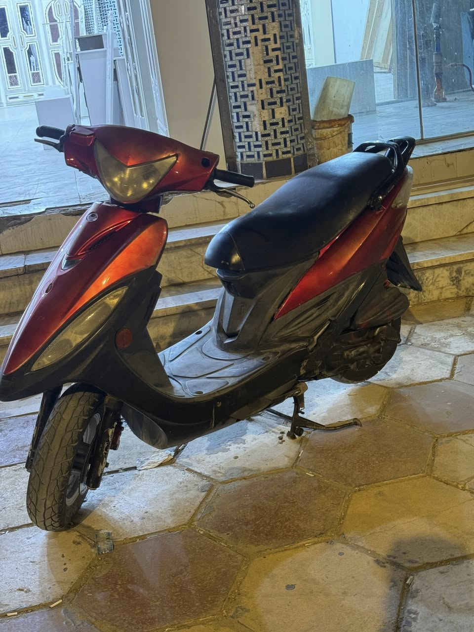 متاح جيفور جاهزه ما ناقصه برغي كلشي شغال دراجه بلاديه مفتوحه ولفات  سعره ب٤٥٠وبيه مجال بسيط حك الجيه مكان ناصريه  مركز شارع الخلاص يم عبد الأمير  ‭***********‬
