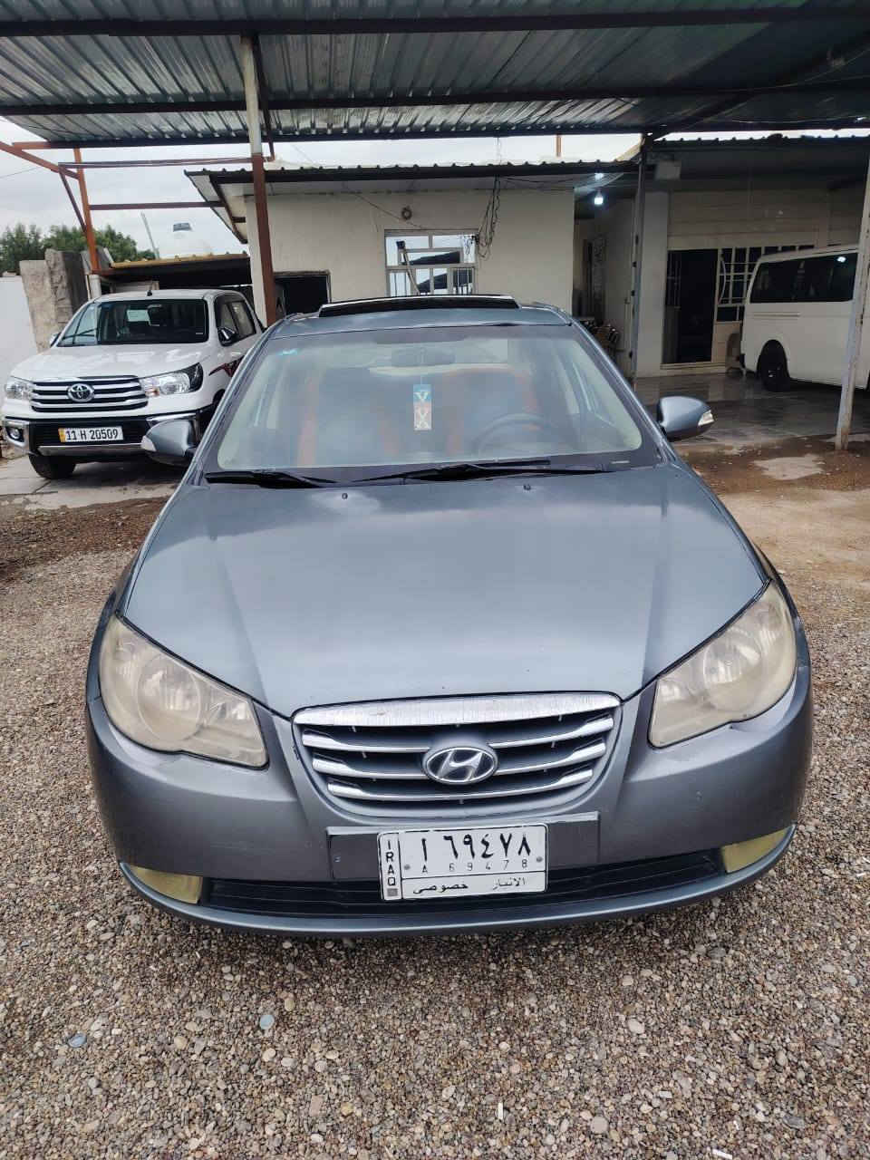 السلام عليكم 
الانترا للبيع موديل ٢٠١١ دكشن عالي 
السياره جديده وجاهزه 
٤قطع صبغ بدون دواخل 
السعر ١٠٠ وبيها مجال 
مكاني بغداد ابو غريب 
رقم الهاتف ***********
