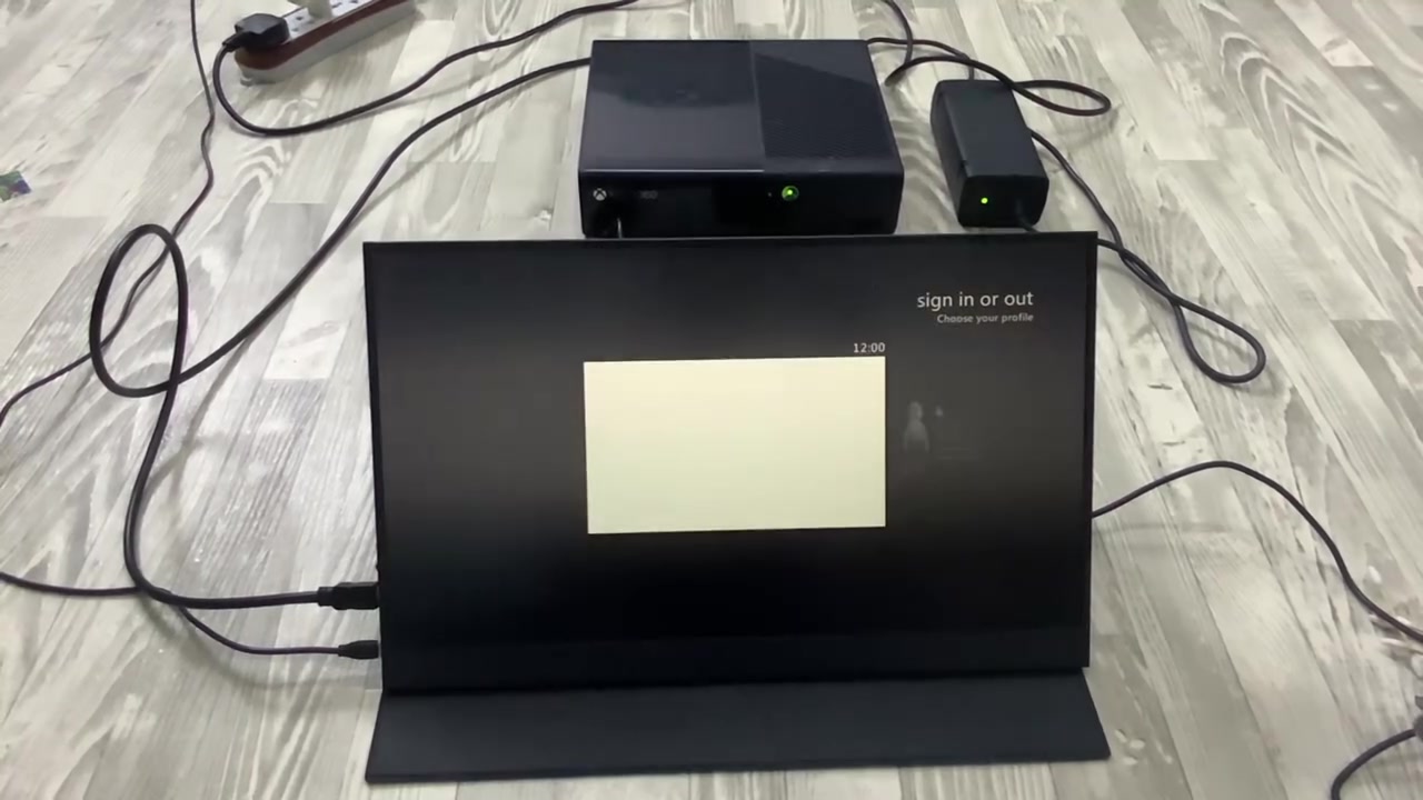اكس بوكس ٣٦٠ (Xbox 360)مهكر نظيف جداّ بي هارد داخلي 250GB مليان العاب قوية.

الملحقات..

١- كيبل HDMI 
٢- يده اصلية ام البطارية شحن.
٣- هارد ثاني هدية حجم 250GB ايضاّ مليان العاب ومن ضمنهم العاب بلي ١ مع المحاكي جاهز فقط شد والعب.
٤- محولة الكهرباء الخاصة بالجهاز الاصلية.
٥- يوجد العاب جاهزة للتنصيب نوع iso حجمهم تقريباّ ٧٥٠ كيكا اذا عندك هارد اكدر انقلهم الك من الحاسبة هدية بدون تحميل مبالغ اضافية.

السعر ١٠٠ الف دينار عراقي مع التوصيل ..

ملاحظة الجهاز بدون كارتونه للاسف.

يوحد تصوير فديو عدد اثنان توضيح الالعاب الموجوة في الهارد الداخلي و الالعاب الهدية اللي اكدر انقلهم الك اذا عندك هارد خارجي.
الفديو ما ينرفع كون فقط يسمح برفع صور. 
تواصل على الخاص وراح ارسلك الفديوهات.

ملاحظة الشاشة المحمولة حجم ١٧ انج full HD ليست للبيع مع الجهاز.


**إذا كنت صاحب هذا الإعلان وتريد حذفه لأي سبب، رجاءا أرسل رسالة إلى الدعم الفني**
