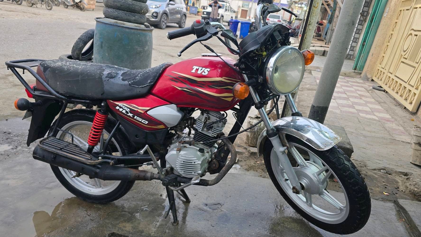 سلام عليكم. دراجة نوع هندي TVS .. الدراجة في حالة ممتازة .. لا تحتاج إلى صيانة.. ميسان (حي العسكري )