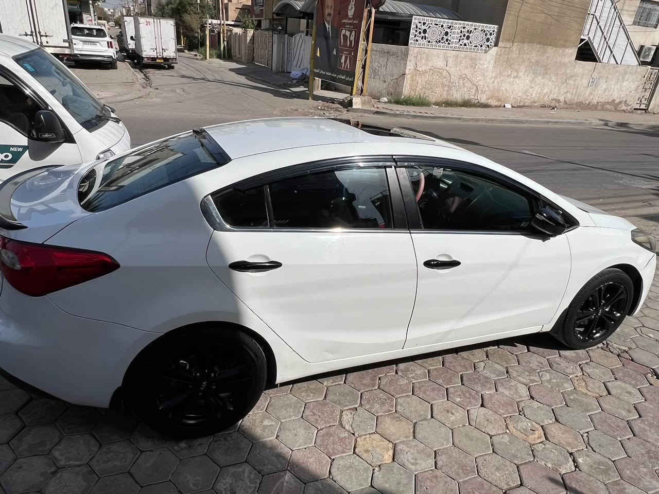 السلام عليكم 
للبيع سيراتو ٢٠١٤ خليجي فول مواصفات عدا البصمه
بيه صبغ صفحه السايق اثر شخط بدون معجون رش فقط
السياره كير محرك مكفول محرك 1600دوش لاتبخير ولا تنقيص ولا مفتوح 
السياره فول مواصفات فتحه اشاير مري مري شفط حساسات امامي خلفي بگ لايت لد لد امامي نهاري كشنات جلد تحكم ستيرن جهتين ويل كب 
السعر 115وبيه مجال بسيط 
مكان السياره بغداد /الغزالية 
للاستفسار ***********
