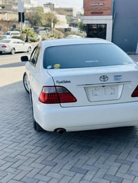 تويوتا كراون • مكينة صغيرة • اوتوماتيك