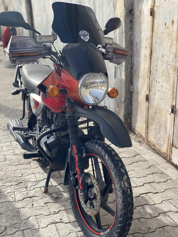 دراجه بوكسر مديل 2023ما ماشيه هواي وما متعوبه الدراجه نضافتها فول المحرك مبدل بس زنجيل وجبنات ونضافتها شوفت عينكم دهن كل 10 او 12 يوم ابدله وما اطلع بيها هواي ونضافتها شوفت عينكم شراي احطك ۤ؏ راسي راسلني وتدلل مو شراي لا تكسر بسعرها ورقم عربي ما محوله وتحويل ثاني يوم احولك واكفلك بكلشي وهاذا رقم الهاتف ☎️***********
