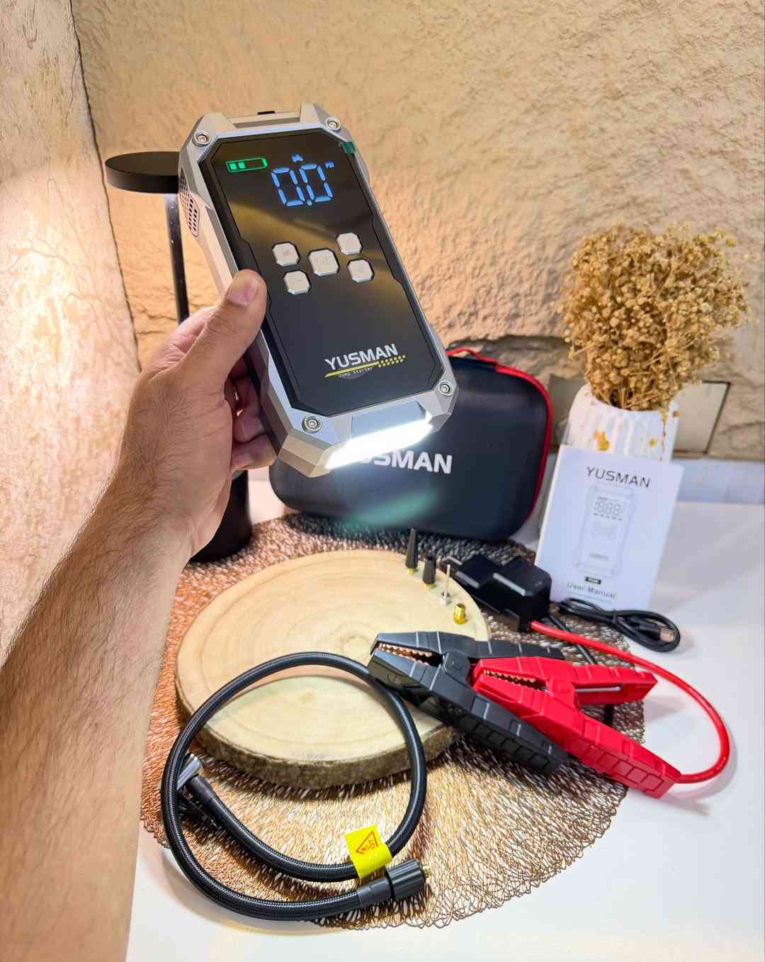 جهـاز شاحـن بطاريـة سيارة (جطل) ومنفاخ وشاحن هواتف محمـول متعدد الوظائف شحن محمول 
ماركـة عالمية غنية عن التعريف ذات مواصفات عالية 
شحن (تايبسي) نظام متطور وحديث 
بطاريـة ليثيوم قابلة لأعادة الشحن السعة (21800) ملي أمبير / ساعة
القـوة (81) واط / ساعة 
 (12) ڤولت 
شاشـة (LCD)  رقميـة ضوئية لمعرفة نسبـة الشحن وانواع ضخ الهواء ( دراجة / سيارة / كرة )  ومصدر الضوء 
يحتوي على مصباحين ضوء صغير وضـوء (LED) كبير للرؤية أثناء الظلام ذات قوة عالية 
وتحتوي على منفـذين (USB) لشحن الهواتف والتابلت ومنفذ (چطل) ومنفذ (منفاخ) هواء 
يحتوي على حقيبة حفظ محمولة 
جديد بالباكيت مع الملحق 
للتفاصيل اكثر داخل الموقع الرسمي 
السعـر ٧٠ الف 💰
ملاحظة (عند الشراء فحص المنتج قبل مغادرة المندوب بعدها نكون غير مسؤولين)
توصـيل 🚚 بغداد ٥ آلاف 
توصـيل 🚚 محافظات ٦ آلاف⁩⁩⁩⁩


**إذا كنت صاحب هذا الإعلان وتريد حذفه لأي سبب، رجاءا أرسل رسالة إلى الدعم الفني**