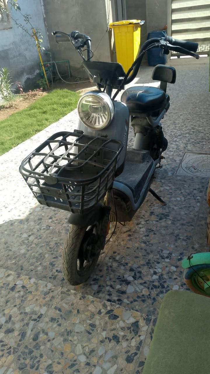 دراجه شحن ريان حجم 14 بطاريات جدد كهربائيات كلشي شغال هورن لايت عالي ناصي نضام انذار وقفل وتشغيل عن بعد السعر 200 وبيه مجال المكان بغداد البياع الشرطه الخامسه رقم الهاتف *********** وبي واتساب
