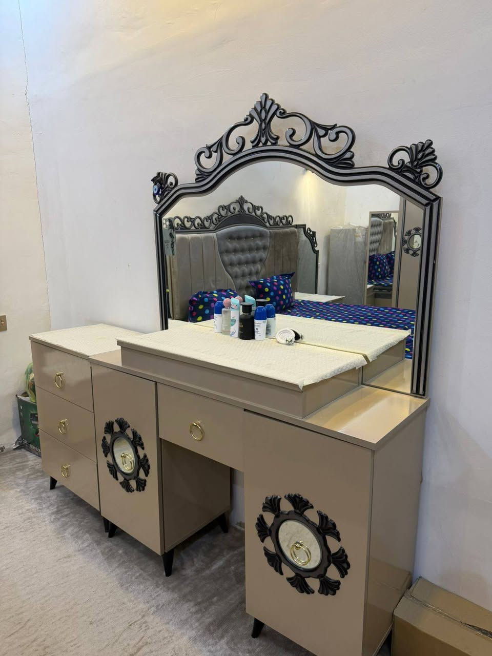 غرفه 🇹🇷 للبيع مكان الحريه رقم *********** تفاصيل على رقم وبي وتساب
