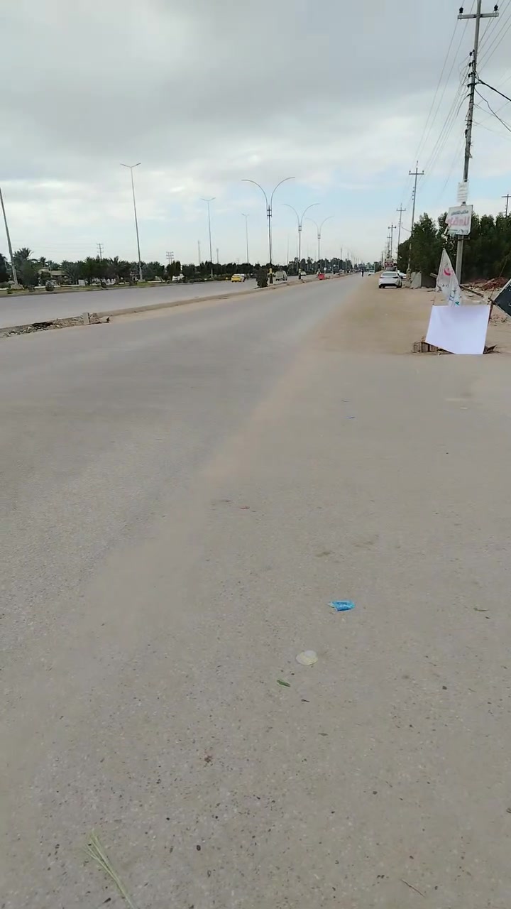 بيت للبيع خلف مدرسة الصناديد  
100متر 
مجمع سكني 
خدمات كامله 
الستفسار الاتصال  ***********
