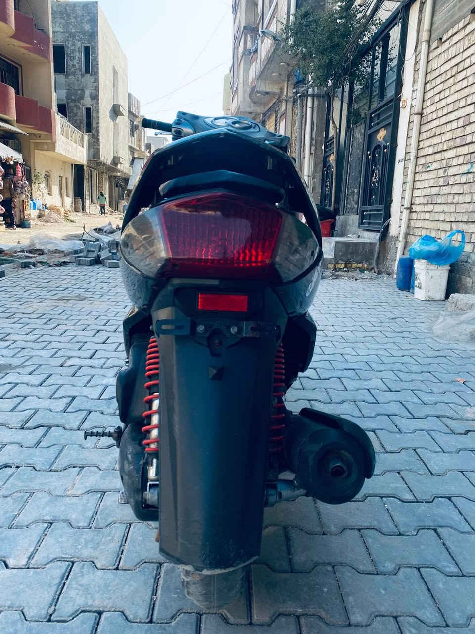 السلام عليكم سكنس فحل دراجه بلاديه تخبل كامله مابيه نقص رايده 600 وبيه مجال بسيط مكاني بغداد اعظميه ***********

