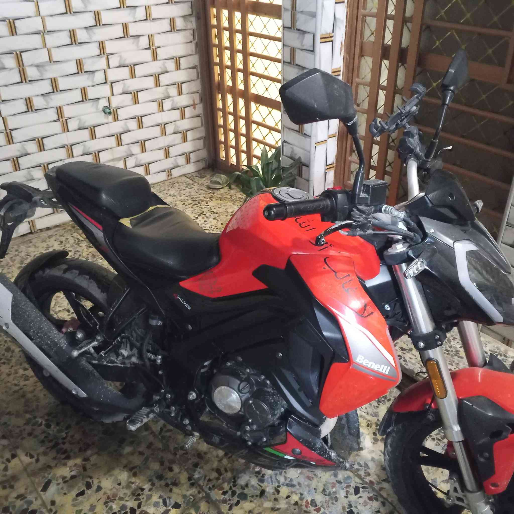 سلام عليكم بنلي180رقم بغداد اجديد عنواد مدينت اصدر دراجه نضيفه سعر3500
***********
