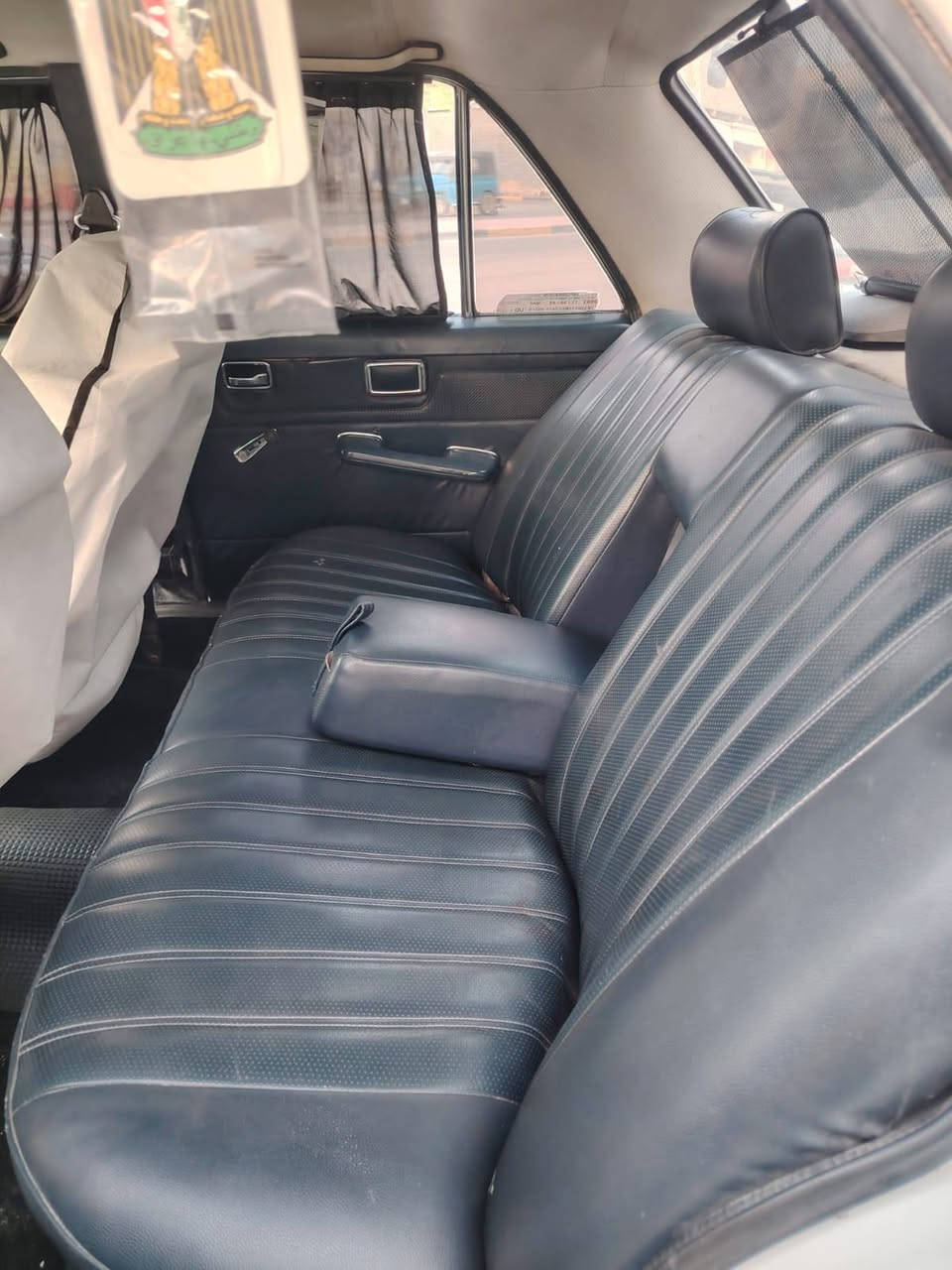 سلام عليكم مرسيدس انتيكه للبيع موديل 1975 رقم بغداد نكليزي  سنويه ل 2030 هزه جديده شرط التحويل سياره كير حداده تخم تأير تبريد ثلج بس المكينه بيهه صوت بكن كهربائيات كلهه شقاله عل بلادالسعر 60 وبيهه مجال مكان سياره بصره *********** تحياتي لجميع
