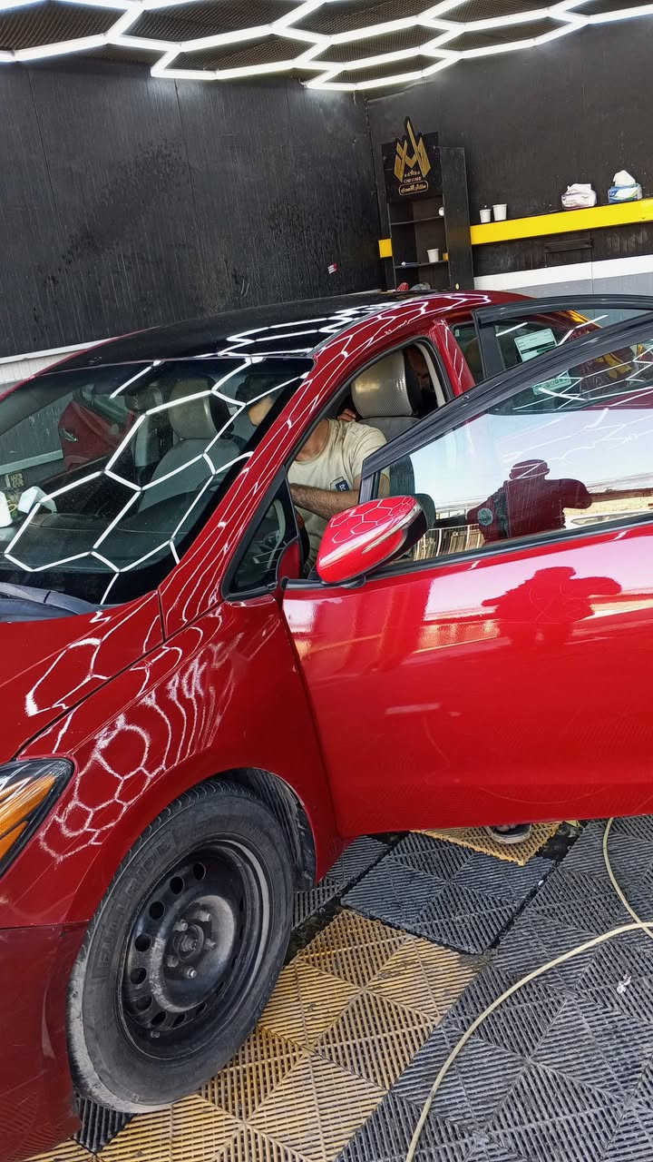 السلام عليكم

كيا فورتي 2016 حادثها جاملغ وبنيد السعر 110 وبيها مجال قليل حك الجيه
تخم تاير جديد محرك دوش 1800
دواخل الغرفه صاجيات شاشه كامره خلفيه دواره  السياره احلى من الصوره
مكاني بغداد مدينه الصدر
رقم الموبايل /***********
