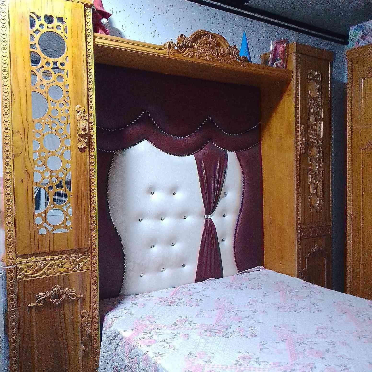 سلام عليكم  عندي هاذا التاج مع تخت كامل ويا كرسي تفصيل خشب عراقي سعره 250الف وبي مجال


**إذا كنت صاحب هذا الإعلان وتريد حذفه لأي سبب، رجاءا أرسل رسالة إلى الدعم الفني**