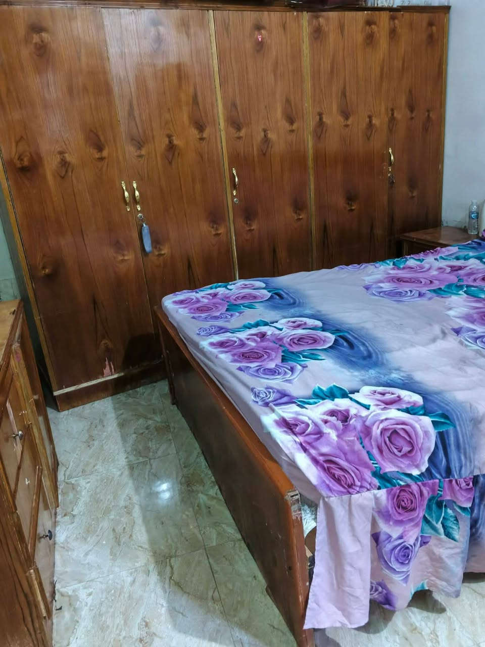 السلام عليكم غرفة نوم صاج عراقي 6 قطع المكان بغداد الزعفرانية رقم الهاتف:***********
