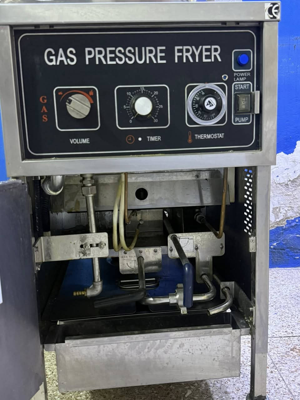 قلاية كنتاكي
ابو الفلتر استعمال كلش قليل
السعر 1.150 وبيه مجال
بغداد الامين الثانيه 
***********
