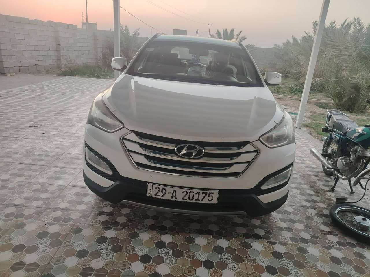 سنتافيه ١٤  خليجي للبيع
مكفوله بيه بارد قليل  كد اصبع بالجاملغ الخلفي والامامي ماشيه ١٢٥
محرك  ٢٤٠٠  تبريد ٣ قطع  ٧ راكب  باسمي رقم واسط السعر ١٥٥  وبيها مجال قليل الاتصال بالرقم ***********
