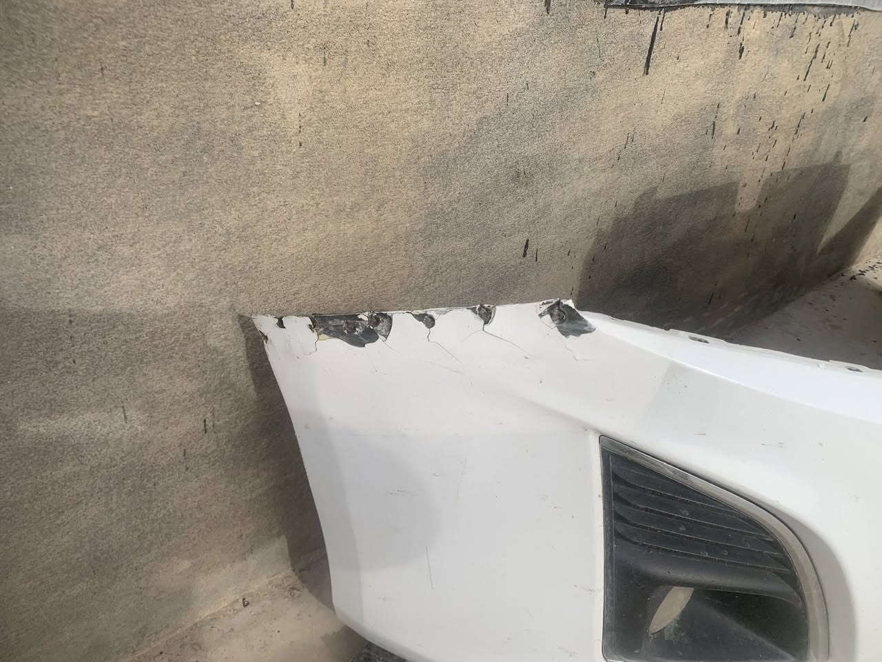 دعاميه اماميه كروز ٢٠١٣ الشبابيك و البروجكترات ما مكسورات بس الدعاميه بيها كسر بالاذانات 
سعرها ٣٠ الف
مكانها السليمانيه
***********
