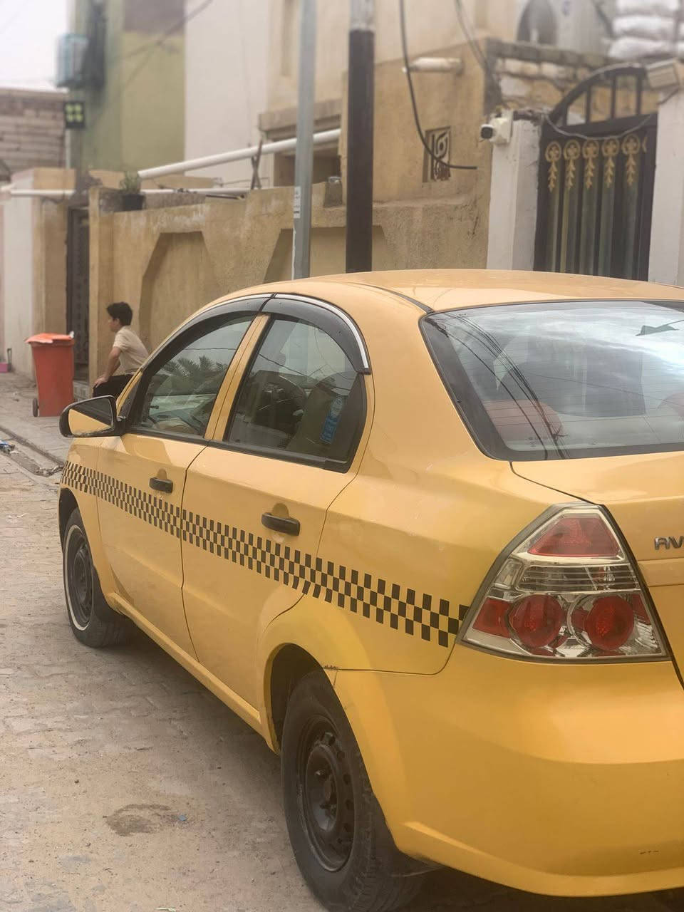 السلام عليكم افيو مديل 2011 شركة العامه السيارات بلادي اصفر خليجي رقم بغداد دولي مداور ثاني يوم مصفره هيئه وغرامات مروريه مكينه كير حداديه تخم تاير جاهزه من كلشي مكان سياره النجف راعيه ابو سنويه نجف يمي بيه بنيد صبغ وباب وره ربعه مكفوله من ضربه القويه رقم الهاتف *********** سعر 50
