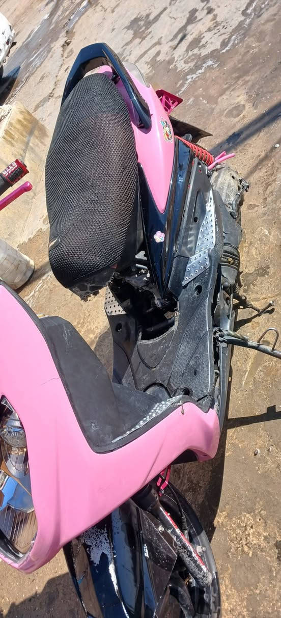 سلام عليكم دراجه سكنس فحل دراجه مزوده بوشه ٥٨ مكينه خير من الله سعره ٥٥٠ وبيه مجال قليل ***********
