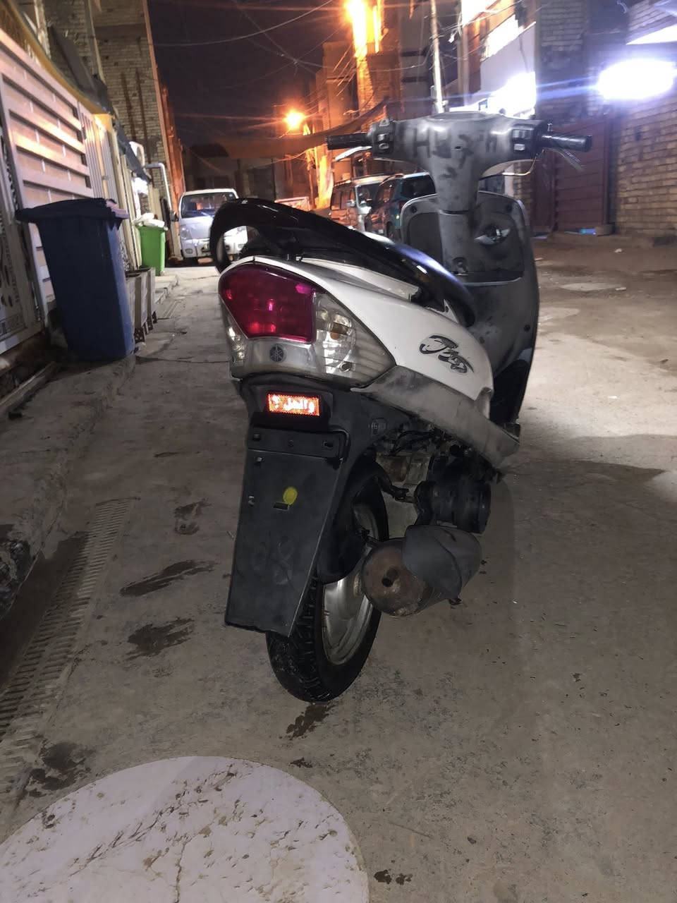 سلام عليكم ماكس منغولي الدراجه مفتوحه او فتحه 
الدراجه كله بلاد امبدل فقط كابريتر جديد البقي كله  عل وضعه خير من الله مداريه بانزين محسن دهن كل اسبوع ابدل كامله امكمله كل نقص مابيه السعر ٤٠٠ وبيه مجال قليل 
مكاني الدوره ***********
