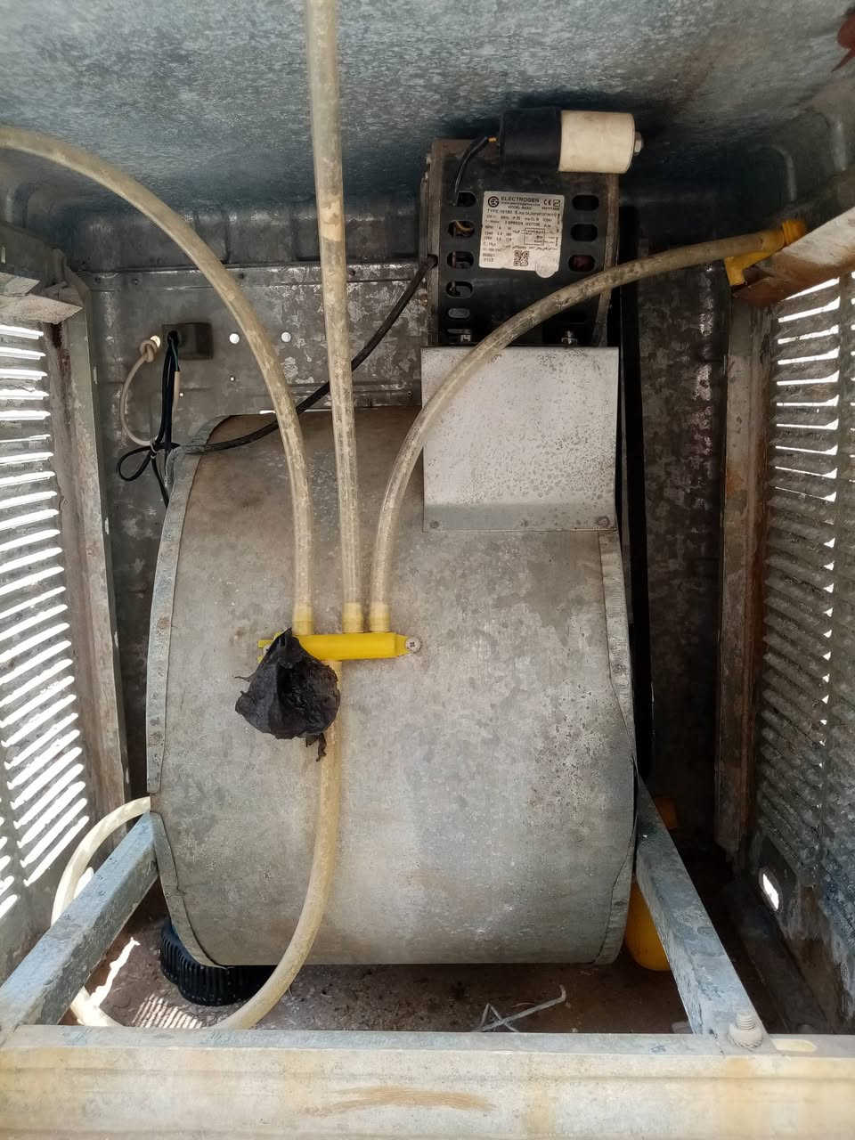 سڵاوتان لێ بێت
ئەو موبەریدە دوو نیوە بۆ فرۆشتن

بەشەرتی هەموو شتێک زۆر خاوێنە مانتۆری شەریکەیە 80هەزار و مەعامەڵە

لەگەڵ ئەو پاسکلەی گێر دارە شەش گێرە 26شە زۆر خاوێنە دیارە؟؟؟؟
100هەزار و مەعامەڵە؟؟؟؟


**إذا كنت صاحب هذا الإعلان وتريد حذفه لأي سبب، رجاءا أرسل رسالة إلى الدعم الفني**