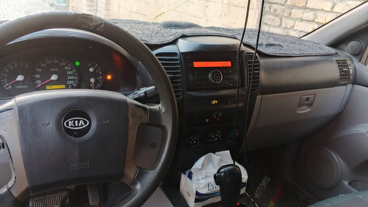 السلام عليكم.كيا سورنتو موديل 2006 محرك 6سلندر 3500  5 راكب كير ومحرك خير من الله مصبوغه حزام اثر جراد العنوان واسط ***********
