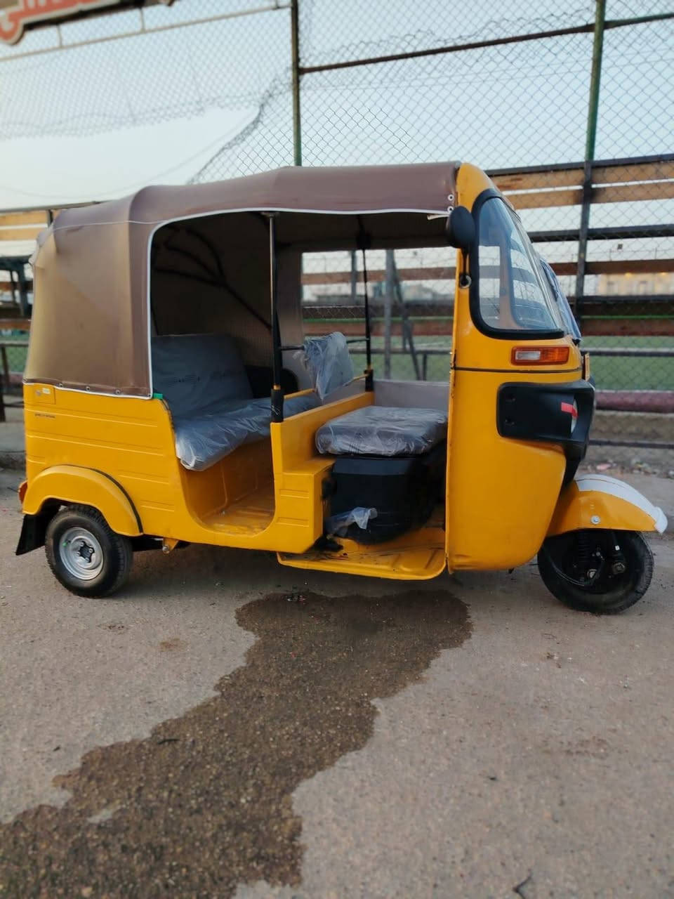 السلام تكتك موديل ١٨ لا ضربه ولا صبغ فقط دوس معمره محرك جديد ناعم لا تنقيص ولا تبخير تحويل ثاني يوم  ماشه جديده تخم تاير كهربايات كلهه شغاله سنويه انكليزي بيه تكحيل التكتك أثر زلوغ مكاني الشعب ٥٩٠٠ وبيه مجال رقمي ***********
