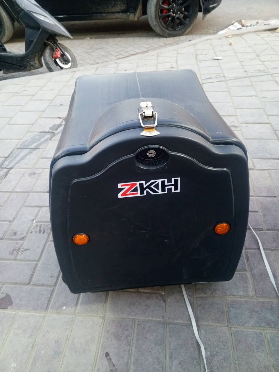 طك شلع ب50
صندوق جديد بالجيس 
ودرع جديد بالجيس 

***********
سبع قصور شارع ابو علي
