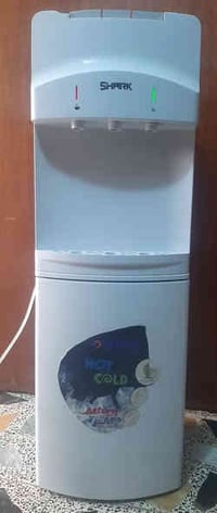 براد شغال للبيع حار بارد ثلاجة ماداخل تصليح السعر   ٨٠  العنوان جميلة ...