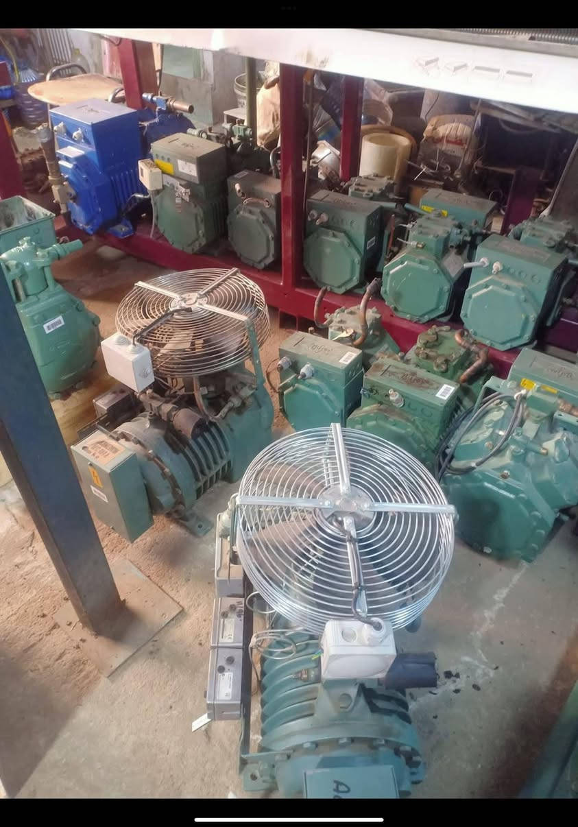 سلام عليكم متوفر جميع انواع كمبريسرات تجميد وتبريد الصناعي جودة عالية جدا ضمان العمل وسعار مناسبة بل ضافة الة جهزة تجميد وتبريد الستفسار *********** وتساب

