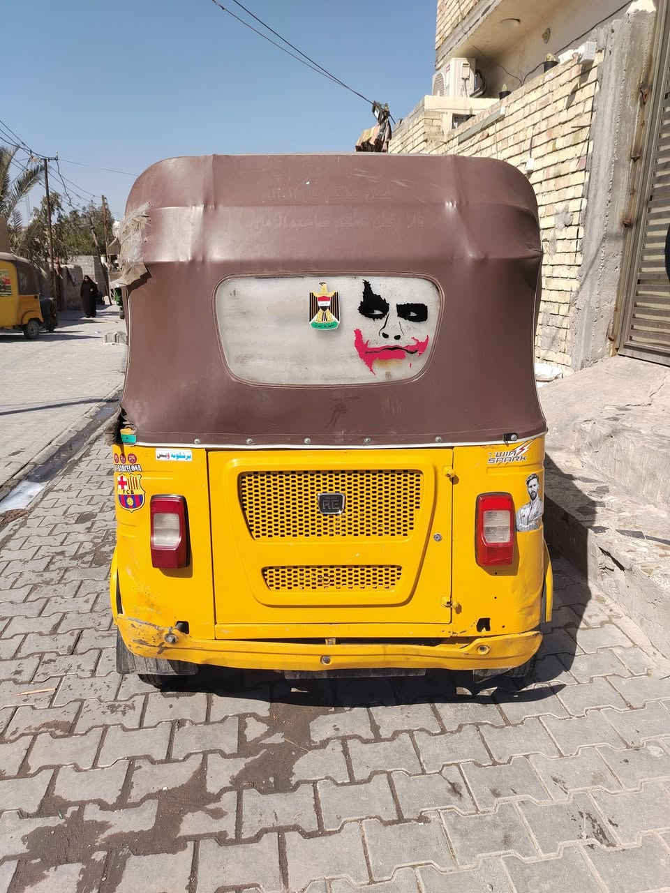 السلام عليكم تكتك موديل 22 رقم وسنويه رقم انكليزي بيها بس ضربه بل لغد وبل دعاميه مكينه خير من الله السعر 8ونص وبيها مجال حك الجيه عنوان بغداد مدينه الصدر الحميديه للاستفسار الاتصال على الرقم(***********)
