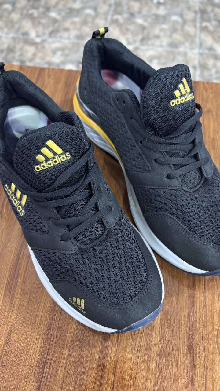 حذاء رياضي adadias دبان طبي قياس 41 خفيف ومريح للتمارين والركض قطعة اخيرة اكتب تم ويوصلك السعر 

متوفر توصيل سريع لكل المحافظات 🚚
‎📞 للاستفسار: ***********
جودة ✦ ذوق ✦ أسعار تنافسية
