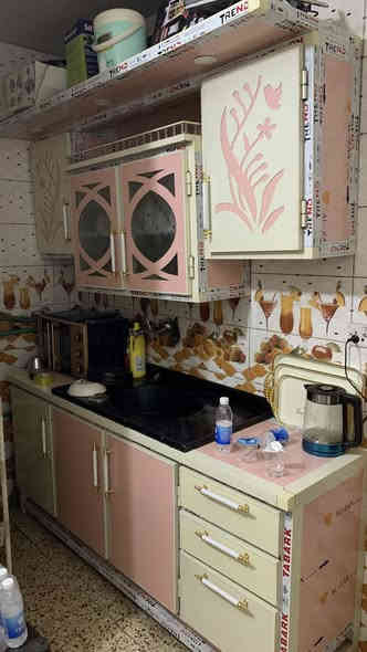 للبيع الكاونتر ب٣٠٠ غرفة نوم نضيفه ب٤٥٠  الطباخ ب٢٥٠ وبيهن مجال للطيبين مكان الشعب ***********
