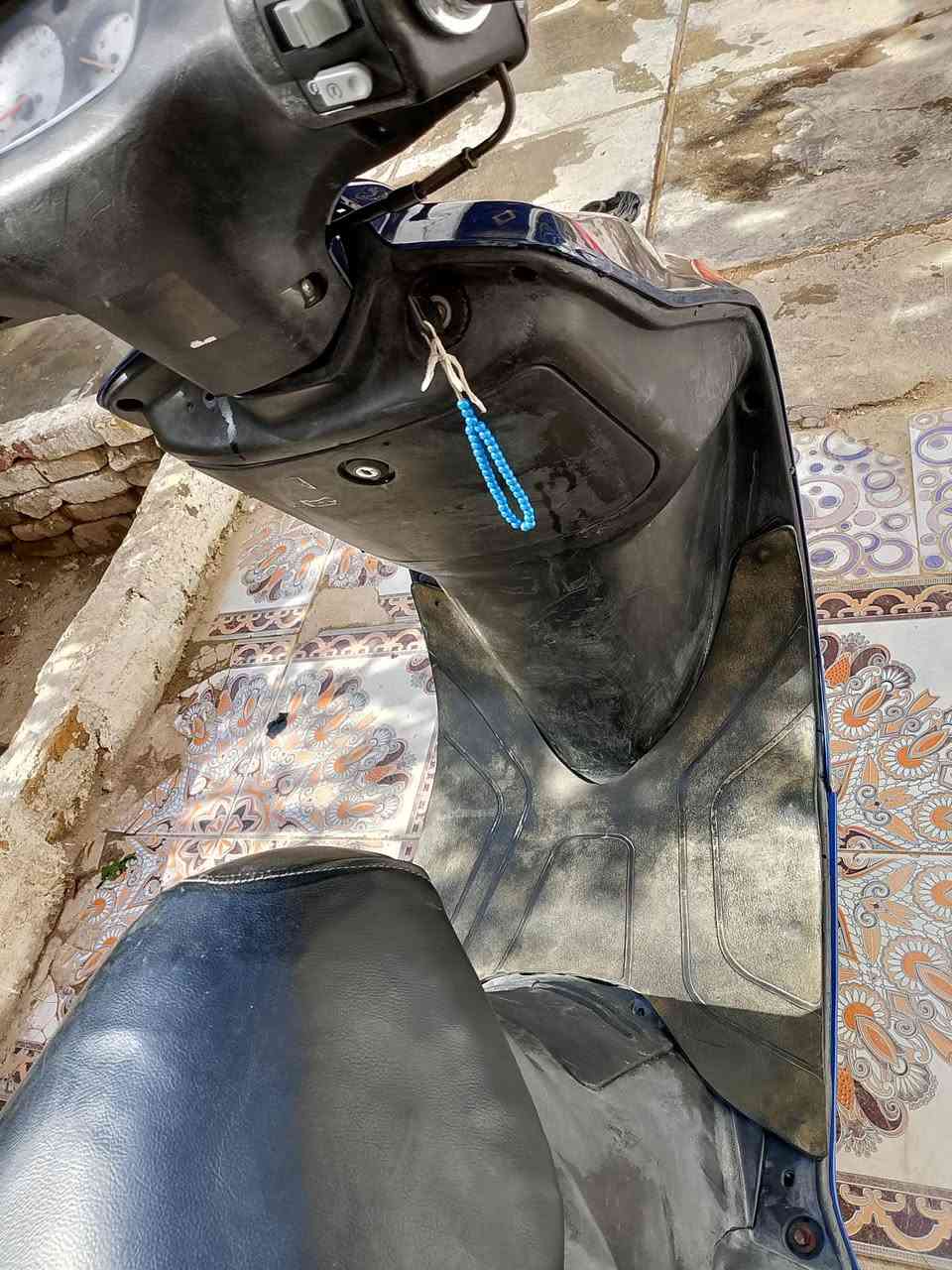 دراجه فراشه كرستال نثيه للبيع. 
مديل 2008 لون حبري. 
دراجه ماشاء الله نهضه ومعدل. 
المكينه ما مفتوحه جيب مصلحك وتعال افحص ملاح فول. 
الدراجه بيها مكاتبه واني اكاتبك عليها. 
السعر 400 وبيها مجال. 
الرقم واتساب  ***********
