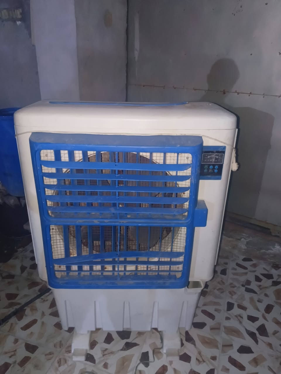 مبرده للبيع شرط التبريد سعر 70 بيها مجال للستفسار ‏‪***********‬‏

