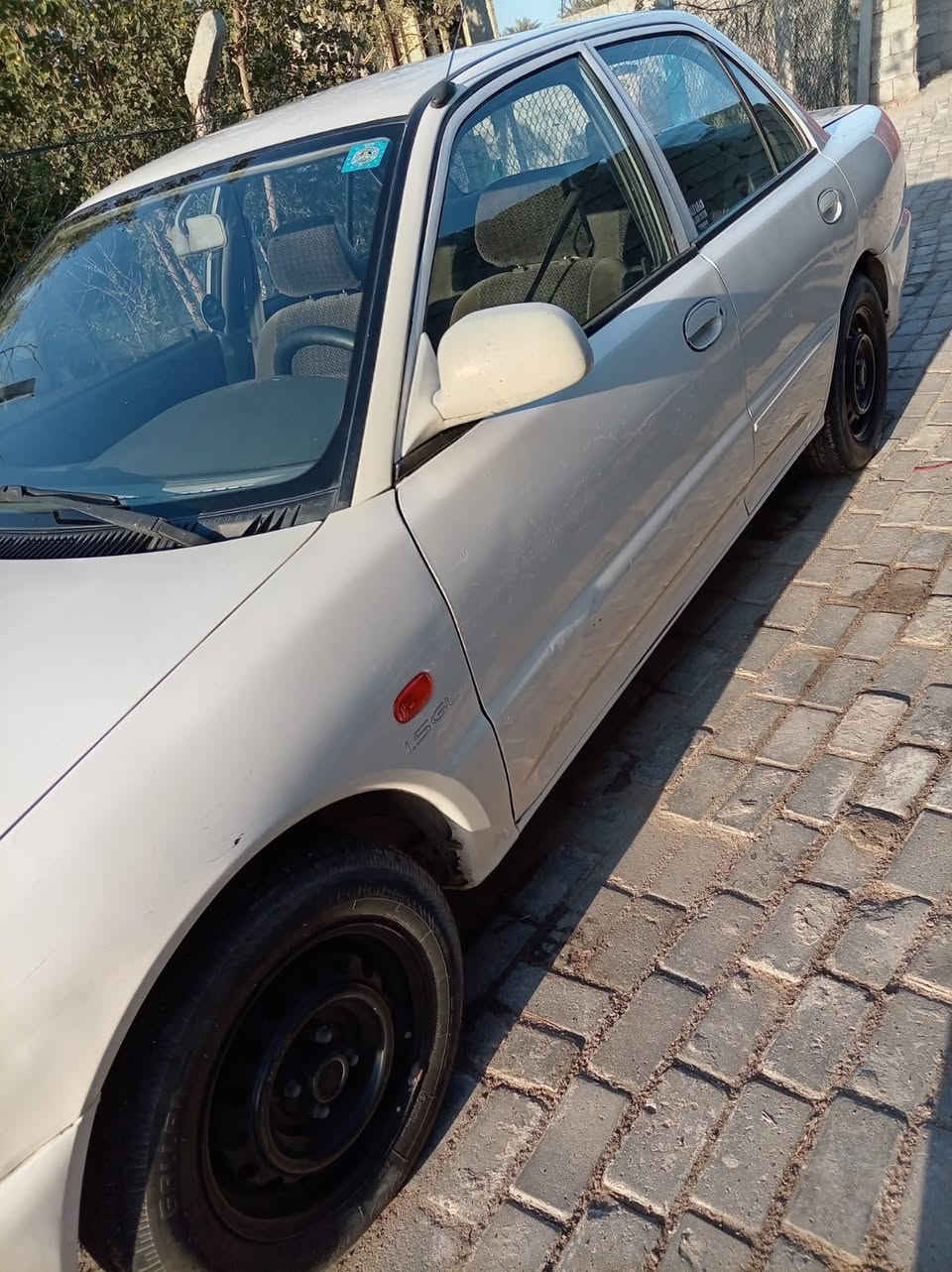 بروتون موديل ٢٠٠٢ كير عادي عل وضع الشركة بلاد كير محرك تبريد بيها بس باب السايق مضروب ومصبوغ السنوية والهزة جدد السنوية ل ٢٧ رقمها انكليزي  السعر رد تلقائي بتعليقات 
***********
