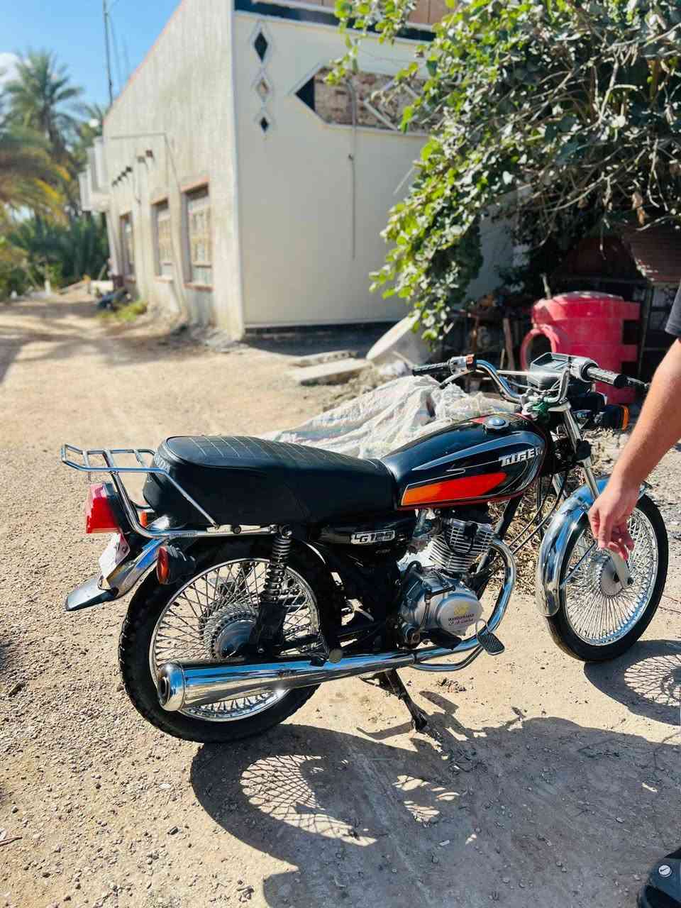 للبيع دراجه تايكر
دراجه نضيفه مامفتوح بيه برغي
دراجه أوراق اسكنر
***********
