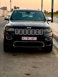 جراند شيروكي • ٣٦٠٠ ٦ سلندر • فور ويل