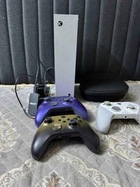 اكس بوكس سيريس اس للبيع ذاكره ٥١٢جهاز نضيف لا داخل صيانه ولا مفتوح جها...